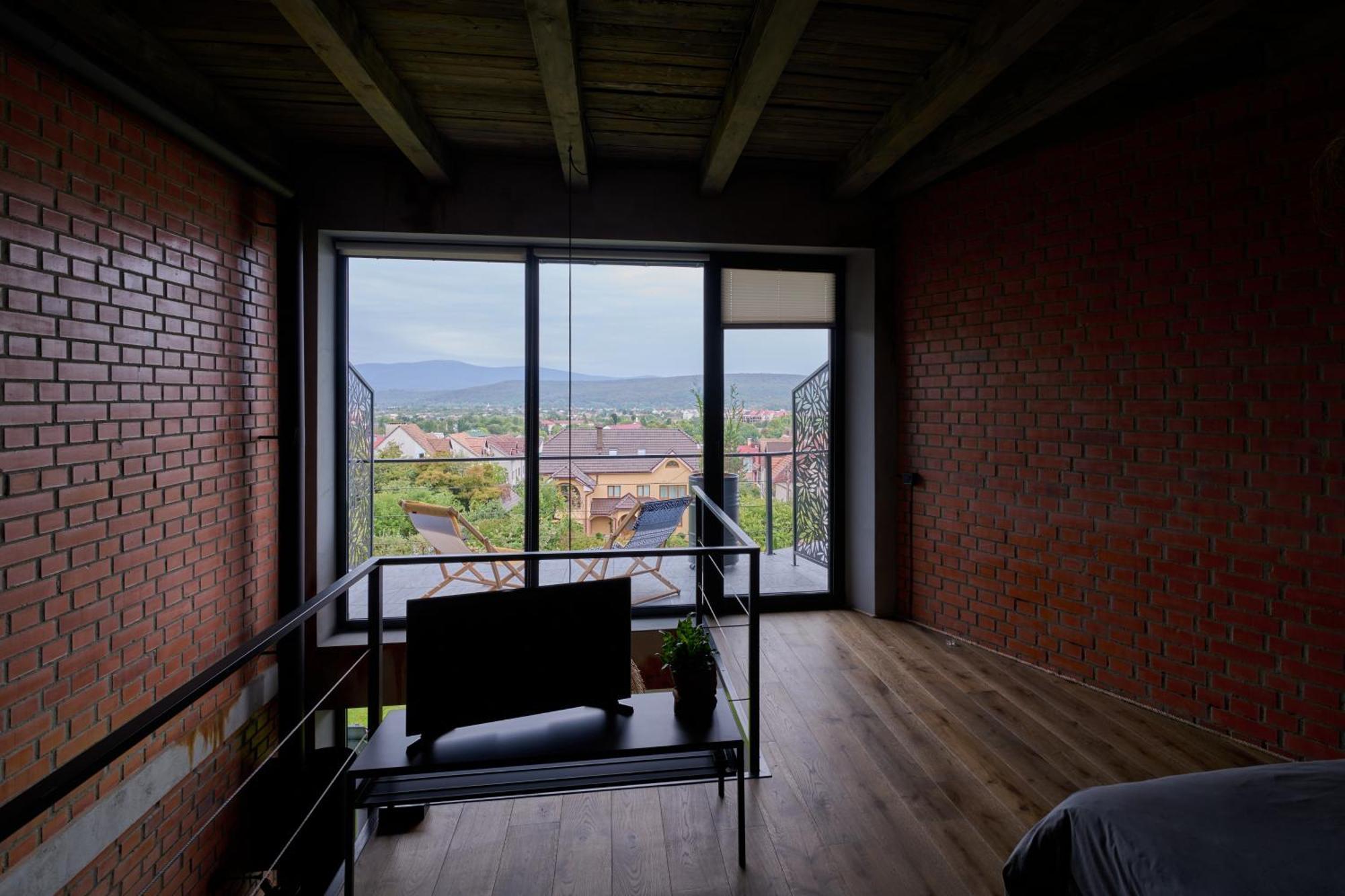Апартаменты True Love С Видом На Горы Uzhhorod Quarto foto